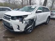 ✅ 2018 Toyota Highlander Limited • VIN: 5TDDZRFH6JS851503 • Lot: 40911739. Wystawiony na IAAI z przebiegiem 147 982 mil. Bezpłatny archiwum sprzedaży aukcyjnych z USA i szczegółowy raport historii pojazdu na DreamBid. Zdjęcie 17.