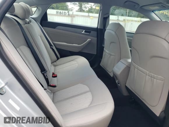 ✅ 2017 Hyundai Sonata SE • VIN: KMHE24L18HA058483 • Лот: 54292492. Опубликован ранее на Copart с пробегом 83 466 миль. Бесплатный доступ к архиву аукционных продаж из США и подробный отчёт об истории автомобиля на DreamBid. Изображение 6.