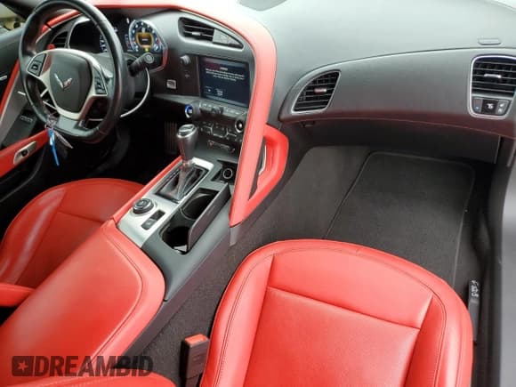 ✅ 2019 Chevrolet Corvette 2LT • VIN: 1G1YD2D70K5120082 • Lot: 81479095. Wystawiony na Copart z przebiegiem 45 999 mil. Bezpłatny archiwum sprzedaży aukcyjnych z USA i szczegółowy raport historii pojazdu na DreamBid. Zdjęcie 8.