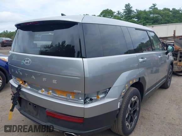 ✅ 2024 Hyundai Santa Fe SE • VIN: 5NMP1DGL7RH047378 • Lot: 42760003. Listed on IAAI with 17,733 mi. Free auction sales archive from the USA and detailed vehicle history report at DreamBid. Image 4.