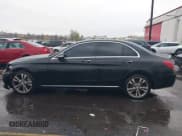 ✅ 2015 Mercedes-Benz C 300 Luxury • VIN: 55SWF4KB3FU092812 • Лот: 43623619. Опубликован ранее на IAAI с пробегом 143 919 миль. Бесплатный доступ к архиву аукционных продаж из США и подробный отчёт об истории автомобиля на DreamBid. Изображение 14.