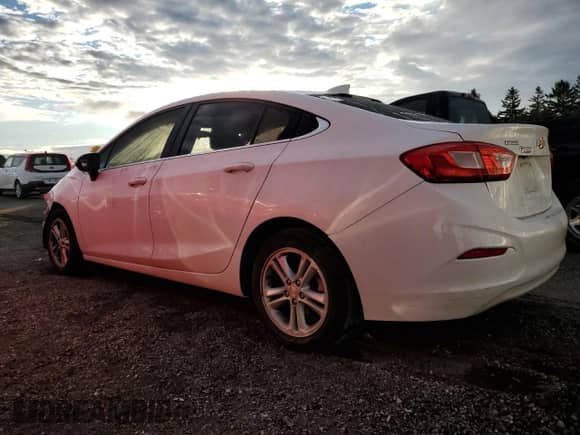 2017 Chevrolet Cruze LT с VIN 3G1BE5SM2HS504389, выставлен на аукционе Copart как лот 86283375 с пробегом 288 162 миль миль и Чистый • Clean title. История ставок и продаж доступна на DreamBid. Изображение 2.