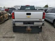 ✅ 2018 Chevrolet Silverado 2500HD Work Truck • VIN: 1GC1CUEY1JF183599 • Lot: 80361485. Wystawiony na Copart z przebiegiem 567 573 mil. Bezpłatny archiwum sprzedaży aukcyjnych z USA i szczegółowy raport historii pojazdu na DreamBid. Zdjęcie 6.