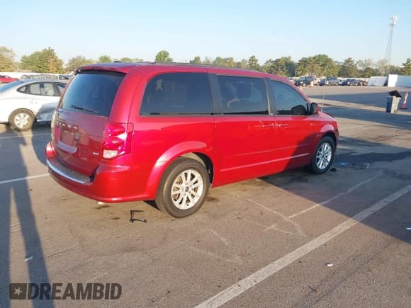 ✅ 2014 Dodge Grand Caravan SXT • VIN: 2C4RDGCG8ER140727 • Lot: 43370708. Listed on IAAI with 82,629 mi. Free auction sales archive from the USA and detailed vehicle history report at DreamBid. Image 4.