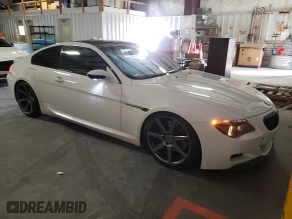 ✅ 2007 BMW 6 Series M6 • VIN: WBSEH93527CY24187 • Лот: 85204545. Опубликован ранее на Copart с пробегом 116 132 миль. Бесплатный доступ к архиву аукционных продаж из США и подробный отчёт об истории автомобиля на DreamBid. Изображение 4.