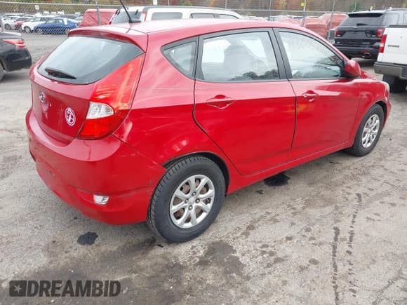 ✅ 2013 Hyundai Accent GS • VIN: KMHCT5AE1DU061105 • Lot: 43605215. Wystawiony na IAAI z przebiegiem 170 643 mil. Bezpłatny archiwum sprzedaży aukcyjnych z USA i szczegółowy raport historii pojazdu na DreamBid. Zdjęcie 4.