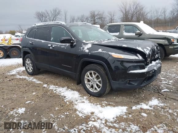 ✅ 2015 Jeep Cherokee Latitude • VIN: 1C4PJMCS3FW668154 • Lot: 43716947. Wystawiony na IAAI z przebiegiem 330 972 mil. Bezpłatny archiwum sprzedaży aukcyjnych z USA i szczegółowy raport historii pojazdu na DreamBid. Zdjęcie 1.