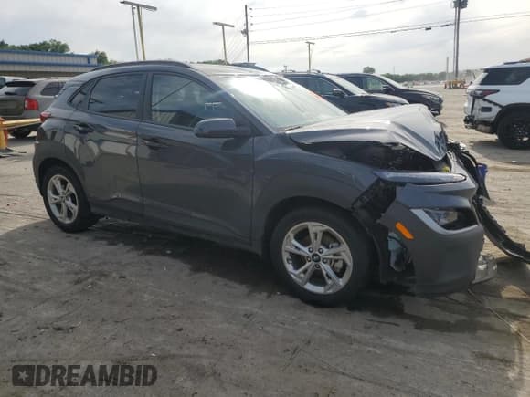 ✅ 2023 Hyundai Kona SEL • VIN: KM8K62AB8PU982135 • Лот: 57385744. Опубликован ранее на Copart с пробегом 10 971 миль. Бесплатный доступ к архиву аукционных продаж из США и подробный отчёт об истории автомобиля на DreamBid. Изображение 4.