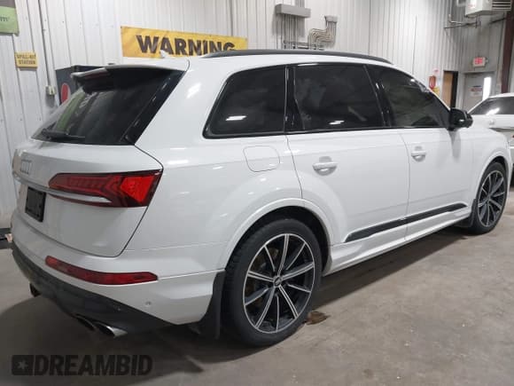 ✅ 2020 Audi SQ7 • VIN: WA1VWAF7XLD012579 • Lot: 42626607. Wystawiony na IAAI z przebiegiem 41 877 mil. Bezpłatny archiwum sprzedaży aukcyjnych z USA i szczegółowy raport historii pojazdu na DreamBid. Zdjęcie 4.
