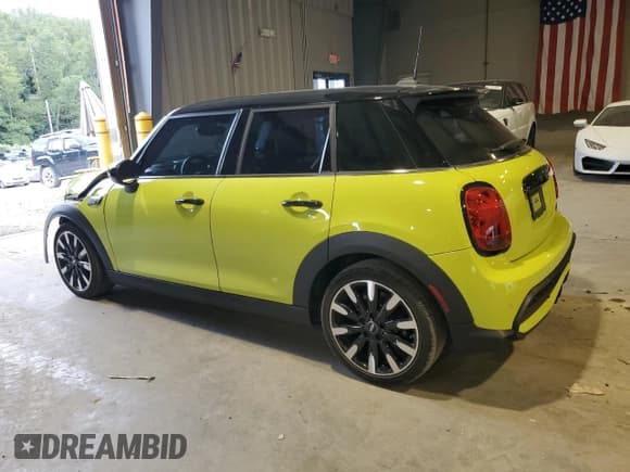 ✅ 2024 MINI Hardtop 4 Door Cooper S • VIN: WMW53DK00R2U61215 • Лот: 69914115. Опубликован ранее на Copart с пробегом 16 983 миль. Бесплатный доступ к архиву аукционных продаж из США и подробный отчёт об истории автомобиля на DreamBid. Изображение 2.