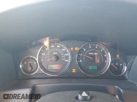 ✅ 2006 Jeep Commander Limited • VIN: 1J8HG58N66C155857 • Lot: 87012205. Wystawiony na Copart z przebiegiem 217 695 mil. Bezpłatny archiwum sprzedaży aukcyjnych z USA i szczegółowy raport historii pojazdu na DreamBid. Zdjęcie 9.