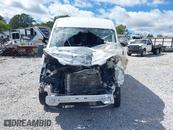 ✅ 2018 Ford Transit • VIN: 1FTYR2CG0JKA31607 • Лот: 40187043. Опубликован ранее на IAAI с пробегом 561 704 миль. Бесплатный доступ к архиву аукционных продаж из США и подробный отчёт об истории автомобиля на DreamBid. Изображение 17.