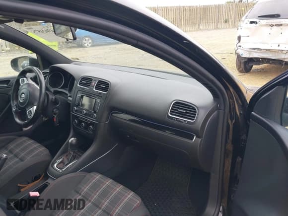 ✅ 2013 Volkswagen Golf GTI • VIN: WVWHD7AJ0DW041268 • Лот: 43024575. Опубликован ранее на IAAI с пробегом 119 075 миль. Бесплатный доступ к архиву аукционных продаж из США и подробный отчёт об истории автомобиля на DreamBid. Изображение 5.