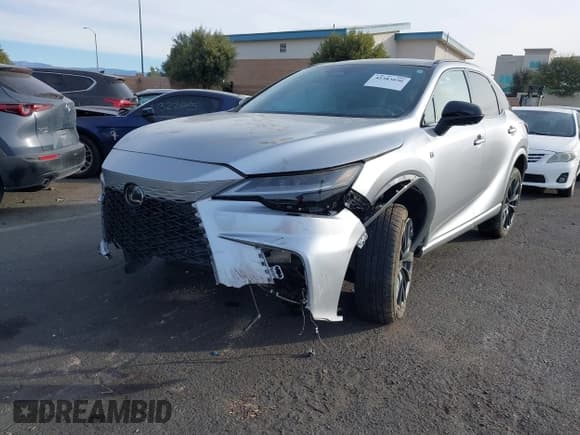 ✅ 2023 Lexus RX 500h F Sport Performance • VIN: 2T2BCMEAXPC010507 • Lot: 41383030. Wystawiony na IAAI z przebiegiem 10 075 mil. Bezpłatny archiwum sprzedaży aukcyjnych z USA i szczegółowy raport historii pojazdu na DreamBid. Zdjęcie 6.