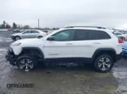 ✅ 2018 Jeep Cherokee Trailhawk • VIN: 1C4PJMBBXJD567022 • Лот: 41834618. Опубликован ранее на IAAI с пробегом 41 017 миль. Бесплатный доступ к архиву аукционных продаж из США и подробный отчёт об истории автомобиля на DreamBid. Изображение 14.