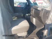 ✅ 2018 Chevrolet Express Cargo • VIN: 1GCWGBFG4J1343766 • Lot: 43645680. Listed on IAAI with 322,094 mi. Free auction sales archive from the USA and detailed vehicle history report at DreamBid. Image 5.