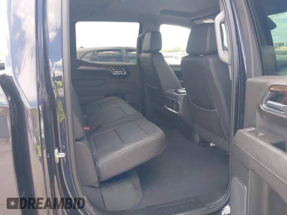✅ 2025 GMC Sierra 1500 Elevation • VIN: 3GTPHCED4SG221913 • Lot: 43223991. Listed on IAAI with 11,863 mi. Free auction sales archive from the USA and detailed vehicle history report at DreamBid. Image 8.