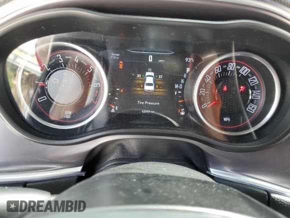 ✅ 2021 Dodge Challenger SXT • VIN: 2C3CDZAGXMH630924 • Lot: 69065794. Wystawiony na Copart z przebiegiem 62 699 mil. Bezpłatny archiwum sprzedaży aukcyjnych z USA i szczegółowy raport historii pojazdu na DreamBid. Zdjęcie 9.