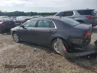 2011 Chevrolet Malibu 1LS z VIN 1G1ZB5E18BF253334, wystawiony jako Copart lot #67408884 z przebiegiem 119 824 mil mil oraz Czysty tytuł • Clean title. Historia ofert i sprzedaży dostępna na DreamBid. Obrazek 2.