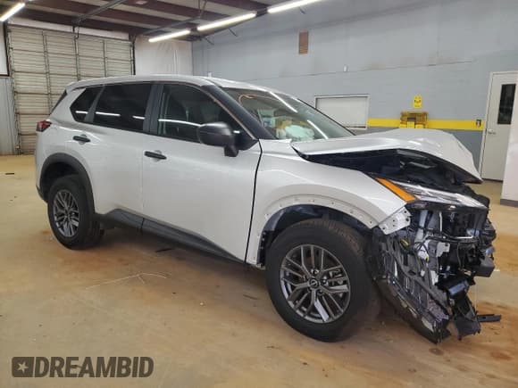 ✅ 2024 Nissan Rogue S • VIN: 5N1BT3ABXRC687996 • Лот: 86142605. Опубликован ранее на Copart с пробегом 44 204 миль. Бесплатный доступ к архиву аукционных продаж из США и подробный отчёт об истории автомобиля на DreamBid. Изображение 4.