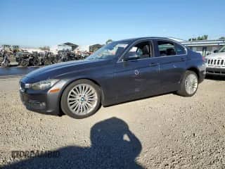 2013 BMW 3 Series 328i с VIN WBA3C1C51DF437409, выставлен на аукционе Copart как лот 90362105 с пробегом 139 830 миль миль и Списание • Salvage title. История ставок и продаж доступна на DreamBid. Изображение 1.