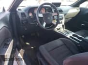 ✅ 2010 Dodge Challenger SE • VIN: 2B3CJ4DV8AH270146 • Lot: 72335424. Wystawiony na Copart z przebiegiem 147 309 mil. Bezpłatny archiwum sprzedaży aukcyjnych z USA i szczegółowy raport historii pojazdu na DreamBid. Zdjęcie 8.