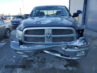 ✅ 2010 Dodge 1500 SLT • VIN: 1D7RV1GT1AS204977 • Lot: 88058195. Wystawiony na Copart z przebiegiem 276 882 mil. Bezpłatny archiwum sprzedaży aukcyjnych z USA i szczegółowy raport historii pojazdu na DreamBid. Zdjęcie 5.