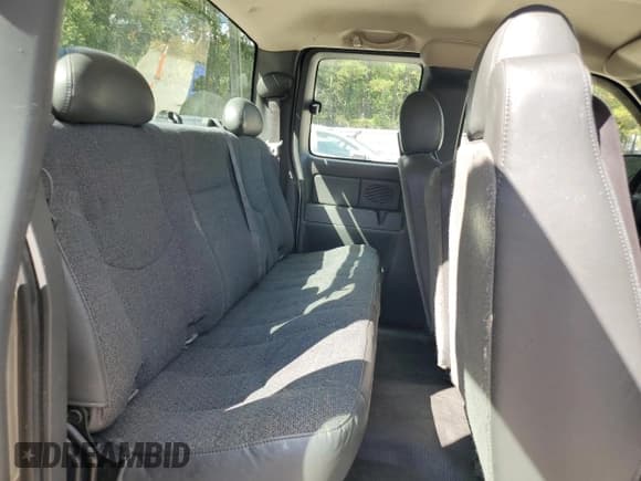 ✅ 2007 GMC Sierra 2500HD SLE1 • VIN: 1GTHK29U37E195460 • Лот: 81144415. Опубликован ранее на Copart с пробегом 250 580 миль. Бесплатный доступ к архиву аукционных продаж из США и подробный отчёт об истории автомобиля на DreamBid. Изображение 10.