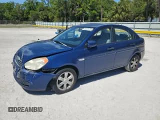 ✅ 2007 Hyundai Accent GLS • VIN: KMHCN46C57U106451 • Лот: 49670175. Опубликован ранее на Copart с пробегом 95 196 миль. Бесплатный доступ к архиву аукционных продаж из США и подробный отчёт об истории автомобиля на DreamBid. Изображение 1.