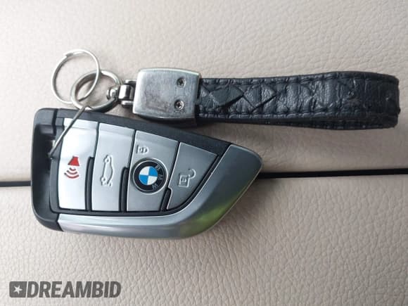 ✅ 2019 BMW 5 Series M550i xDrive • VIN: WBAJB9C52KB288263 • Lot: 43550484. Listed on IAAI with 74,499 mi. Free auction sales archive from the USA and detailed vehicle history report at DreamBid. Image 11.