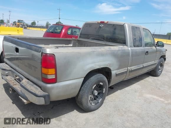 ✅ 2001 Chevrolet Silverado 1500 LS • VIN: 2GCEC19V211173896 • Lot: 42594285. Listed on IAAI with 171,937 mi. Free auction sales archive from the USA and detailed vehicle history report at DreamBid. Image 4.