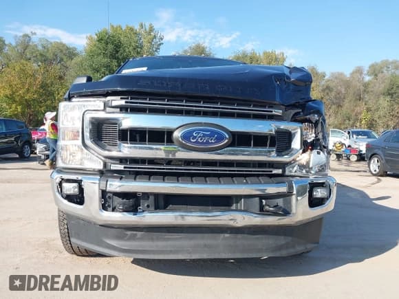 ✅ 2020 Ford F-250 XL • VIN: 1FT7W2B65LEC61867 • Lot: 43445473. Wystawiony na IAAI z przebiegiem 105 116 mil. Bezpłatny archiwum sprzedaży aukcyjnych z USA i szczegółowy raport historii pojazdu na DreamBid. Zdjęcie 6.