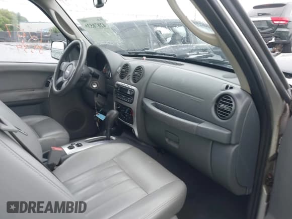 ✅ 2007 Jeep Liberty Limited • VIN: 1J4GL58K17W626957 • Lot: 42878539. Listed on IAAI with 135,952 mi. Free auction sales archive from the USA and detailed vehicle history report at DreamBid. Image 5.