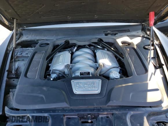 ✅ 2016 Bentley Mulsanne • VIN: SCBBG7ZH3GC001743 • Lot: 81613924. Wystawiony na Copart z przebiegiem 49 419 mil. Bezpłatny archiwum sprzedaży aukcyjnych z USA i szczegółowy raport historii pojazdu na DreamBid. Zdjęcie 11.