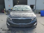 ✅ 2020 Kia Sedona LX • VIN: KNDMB5C16L6623556 • Lot: 86810895. Wystawiony na Copart z przebiegiem 97 015 mil. Bezpłatny archiwum sprzedaży aukcyjnych z USA i szczegółowy raport historii pojazdu na DreamBid. Zdjęcie 5.