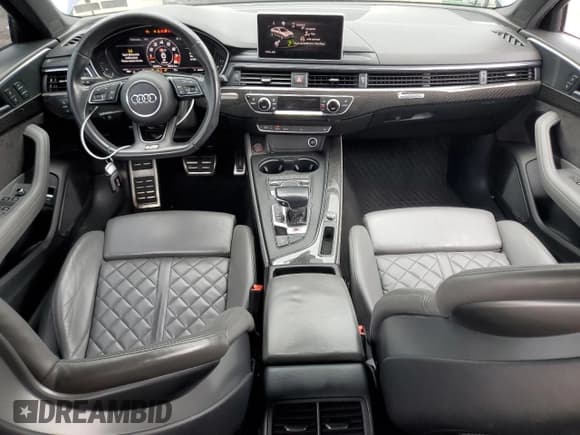 ✅ 2018 Audi S4 Premium Plus • VIN: WAUB4AF44JA002954 • Лот: 57782103. Опубликован ранее на Copart с пробегом 82 823 миль. Бесплатный доступ к архиву аукционных продаж из США и подробный отчёт об истории автомобиля на DreamBid. Изображение 8.