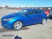 2017 Chevrolet Cruze Premier z VIN 3G1BF6SM6HS570740, wystawiony jako IAAI lot #43311391 z przebiegiem 77 877 mil mil oraz . Historia ofert i sprzedaży dostępna na DreamBid. Obrazek 14.