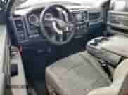 2017 Ram 1500 Tradesman z VIN 3C6JR6AG4HG636931, wystawiony jako Copart lot #60932795 z przebiegiem 157 961 mil mil oraz Szkoda całkowita • Salvage title. Historia ofert i sprzedaży dostępna na DreamBid. Obrazek 8.