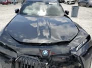 ✅ 2024 BMW i7 eDrive50 • VIN: WBY43EJ04RCR75230 • Lot: 64022175. Wystawiony na Copart z przebiegiem Nie podano. Bezpłatny archiwum sprzedaży aukcyjnych z USA i szczegółowy raport historii pojazdu na DreamBid. Zdjęcie 11.