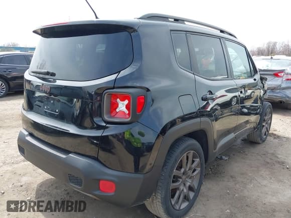 ✅ 2016 Jeep Renegade Latitude • VIN: ZACCJABT9GPD03113 • Lot: 42001114. Listed on IAAI with 180,111 mi. Free auction sales archive from the USA and detailed vehicle history report at DreamBid. Image 4.