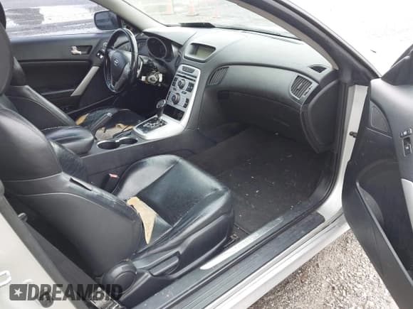 ✅ 2010 Hyundai Genesis Coupe Track • VIN: KMHHU6KH4AU012784 • Lot: 43294173. Wystawiony na IAAI z przebiegiem 205 821 mil. Bezpłatny archiwum sprzedaży aukcyjnych z USA i szczegółowy raport historii pojazdu na DreamBid. Zdjęcie 5.