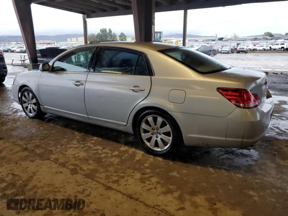 ✅ 2005 Toyota Avalon Limited • VIN: 4T1BK36BX5U041857 • Lot: 86613544. Wystawiony na Copart z przebiegiem 266 510 mil. Bezpłatny archiwum sprzedaży aukcyjnych z USA i szczegółowy raport historii pojazdu na DreamBid. Zdjęcie 2.