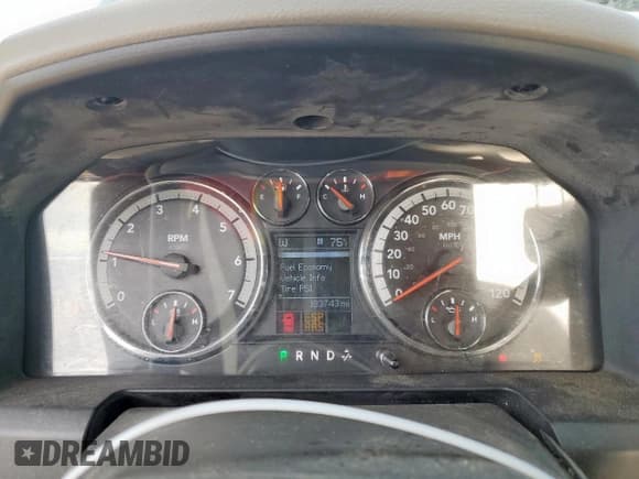 ✅ 2010 Dodge 1500 SLT • VIN: 1D7RB1CT2AS185239 • Lot: 60758705. Wystawiony na Copart z przebiegiem 133 743 mil. Bezpłatny archiwum sprzedaży aukcyjnych z USA i szczegółowy raport historii pojazdu na DreamBid. Zdjęcie 9.