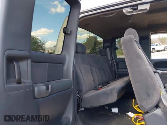 ✅ 2001 Chevrolet Silverado 2500HD LS • VIN: 1GCHK29U81E192996 • Лот: 43303691. Опубликован ранее на IAAI с пробегом 215 663 миль. Бесплатный доступ к архиву аукционных продаж из США и подробный отчёт об истории автомобиля на DreamBid. Изображение 8.