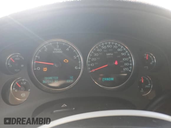 ✅ 2010 Chevrolet Tahoe LT • VIN: 1GNUCBE08AR282311 • Lot: 86549325. Listed on Copart with 307,093 mi. Free auction sales archive from the USA and detailed vehicle history report at DreamBid. Image 9.