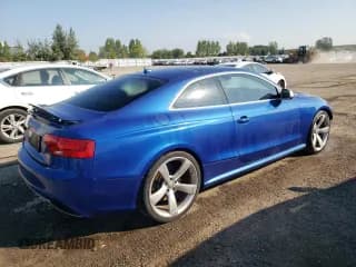 ✅ 2013 Audi RS 5 • VIN: WUAC6BFR0DA902194 • Lot: 70960184. Wystawiony na Copart z przebiegiem 119 528 mil. Bezpłatny archiwum sprzedaży aukcyjnych z USA i szczegółowy raport historii pojazdu na DreamBid. Zdjęcie 3.