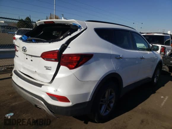 ✅ 2017 Hyundai Santa Fe 2.4L • VIN: 5NMZUDLB6HH033497 • Лот: 67147212. Опубликован ранее на Copart с пробегом 44 048 миль. Бесплатный доступ к архиву аукционных продаж из США и подробный отчёт об истории автомобиля на DreamBid. Изображение 4.