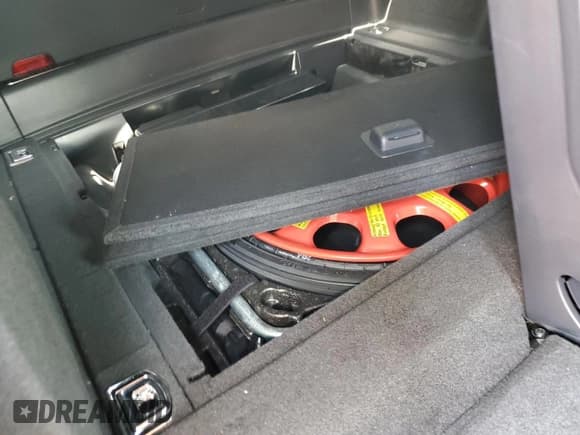 ✅ 2021 Porsche Macan Turbo • VIN: WP1AF2A55MLB60242 • Lot: 68712032. Wystawiony na Copart z przebiegiem 12 737 mil. Bezpłatny archiwum sprzedaży aukcyjnych z USA i szczegółowy raport historii pojazdu na DreamBid. Zdjęcie 13.