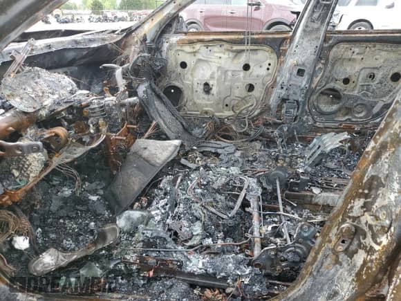 2008 Hyundai Azera Limited с VIN KMHFC46F78A320017, выставлен на аукционе Copart как лот 50105904 с пробегом Не указан миль и На запчасти • Non repairable. История ставок и продаж доступна на DreamBid. Изображение 7.