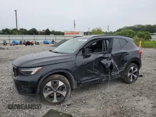 ✅ 2024 Volvo XC40 Core Bright Theme • VIN: YV4L12UK8R2286860 • Lot: 70655995. Listed on Copart with 26,644 mi. Free auction sales archive from the USA and detailed vehicle history report at DreamBid. Image 1.